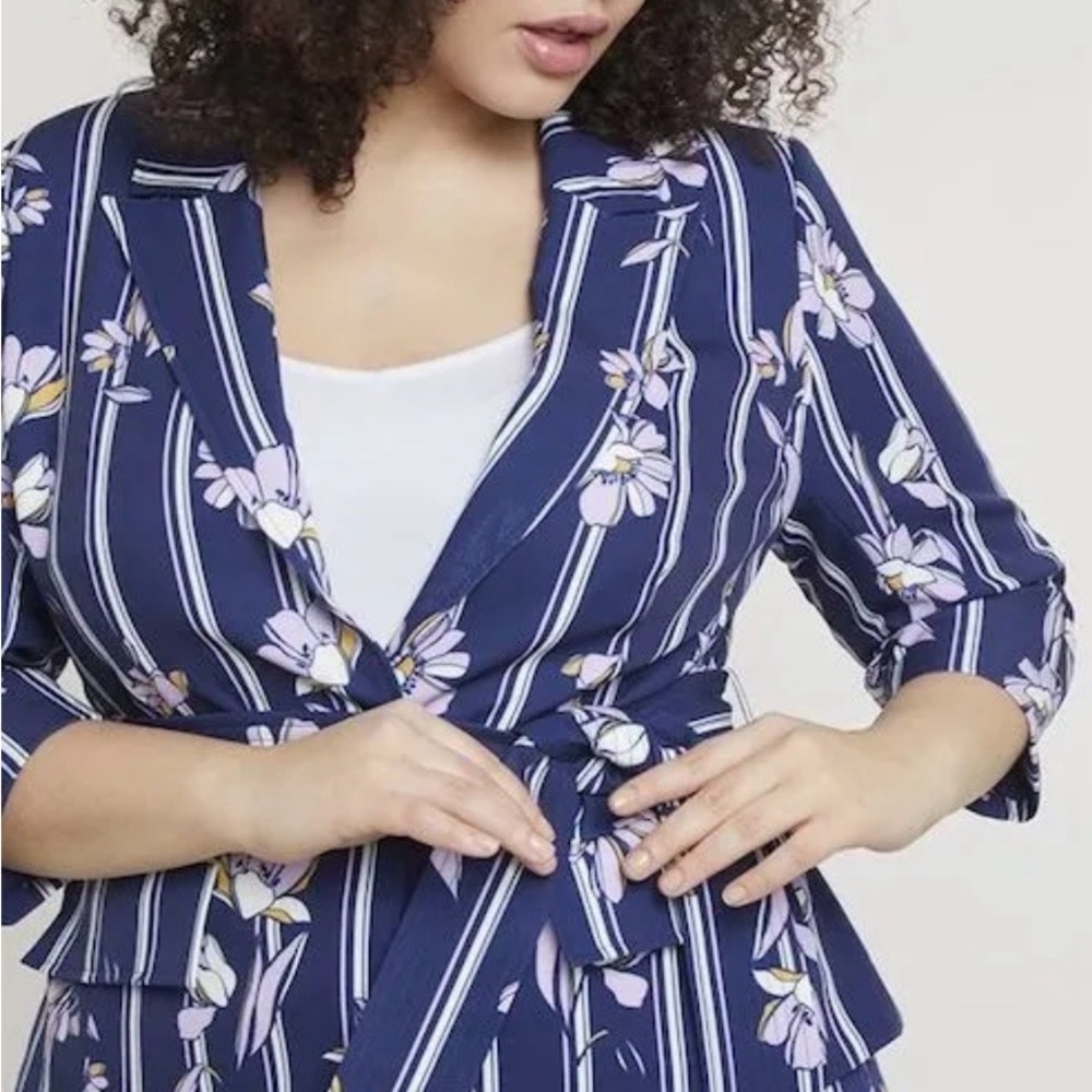 BNWT- Eloquii Plus Size Blue Floral Striped Blazer- Size 24W - Picture 3 of 13